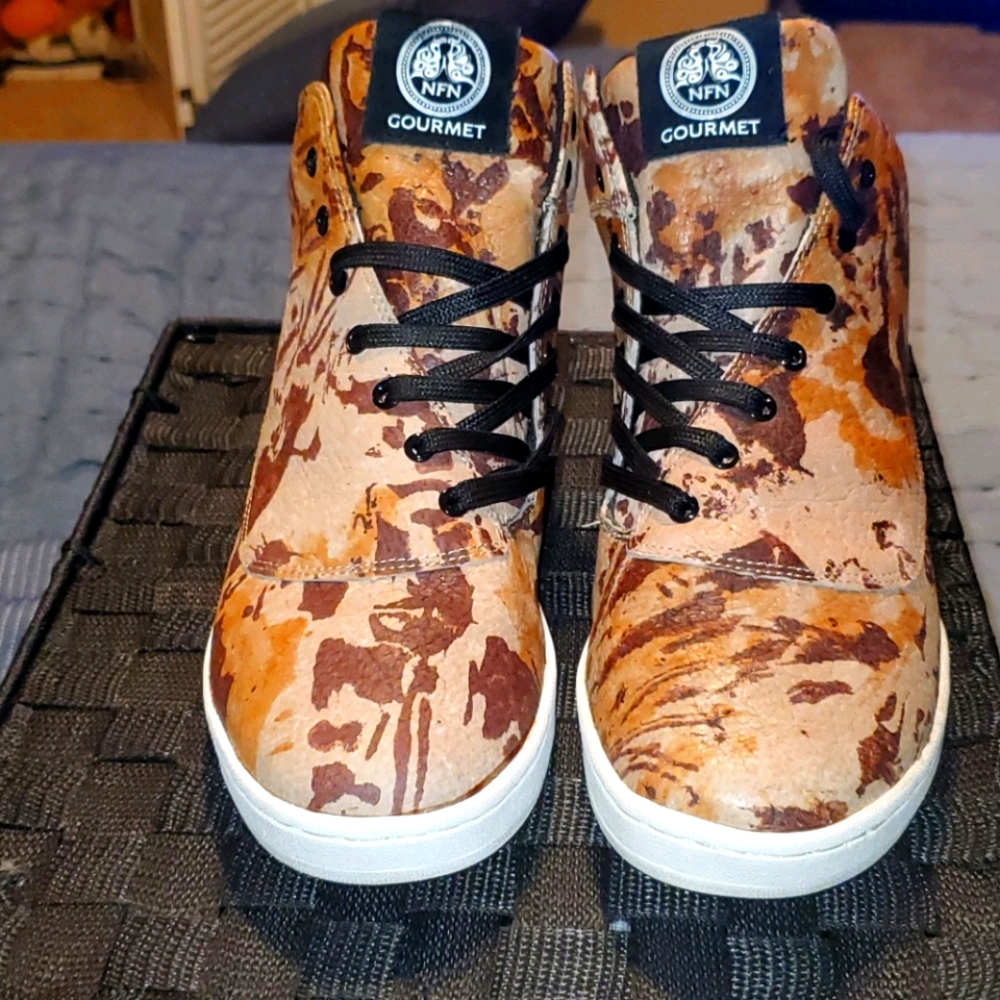 Mens Hi-top sneakers